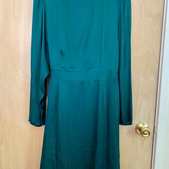 Banana Republic Emerald Green Satin Tie Waist Wrap Dress - Picture 3 of 4
